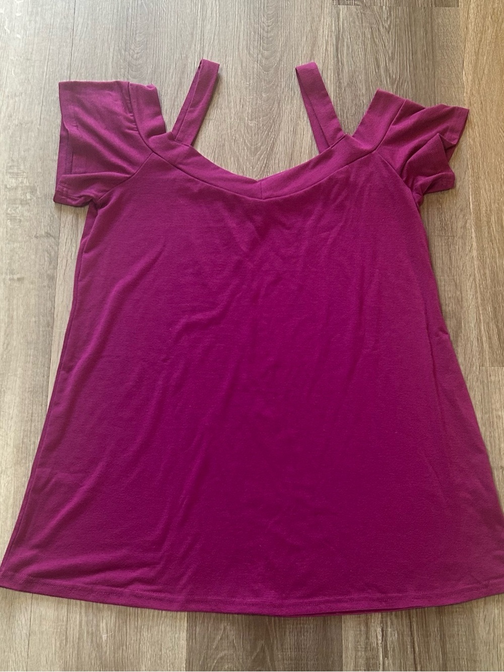 Magenta Cold Shoulder Tunic Top Strappy V-Neck Short Sleeve Size S - Picture 2 of 7